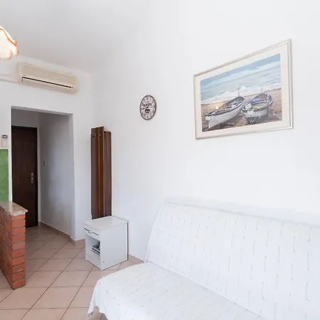 Apartment Din Kukljica