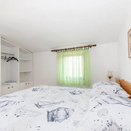 Apartment Din Kukljica