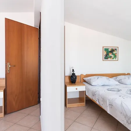 Apartment Din Kukljica
